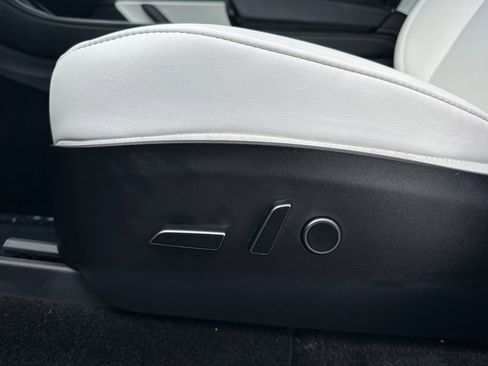 Used 2021 Tesla Model Y Long Range image 13