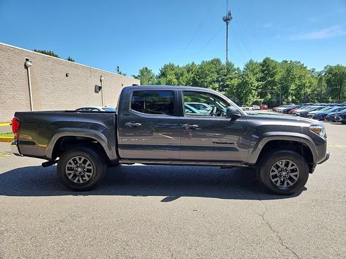 Used 2023 Toyota Tacoma SR5 w/ Black Out Package (TMS) AWD/4WD image 8