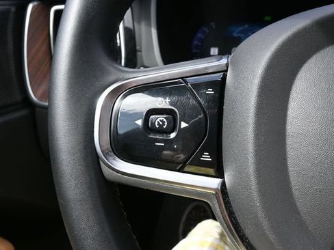 Used 2024 Volvo XC60 B5 Ultimate AWD/4WD image 32