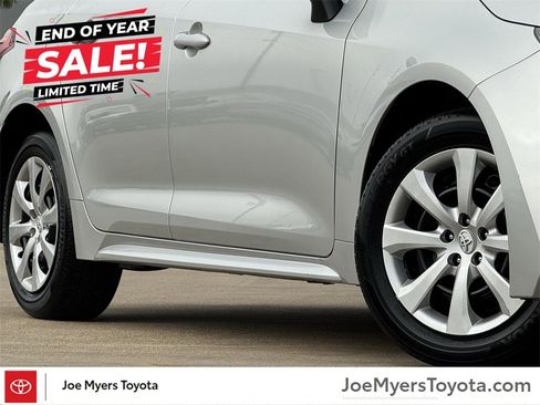 Used 2025 Toyota Corolla LE image 8