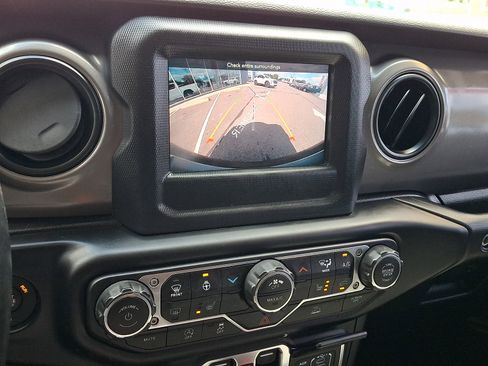 Used 2022 Jeep Wrangler Unlimited Sport AWD/4WD image 18