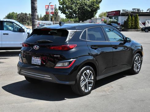 Used 2023 Hyundai Kona SE w/ Cargo Package FWD image 8
