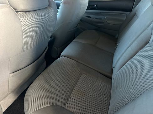 Used 2015 Toyota Tacoma PreRunner w/ TRD Sport Package image 11