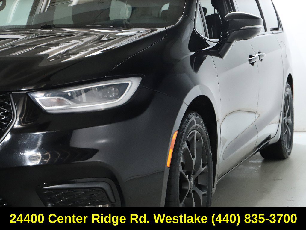 Used 2025 Chrysler Pacifica Limited FWD image 5