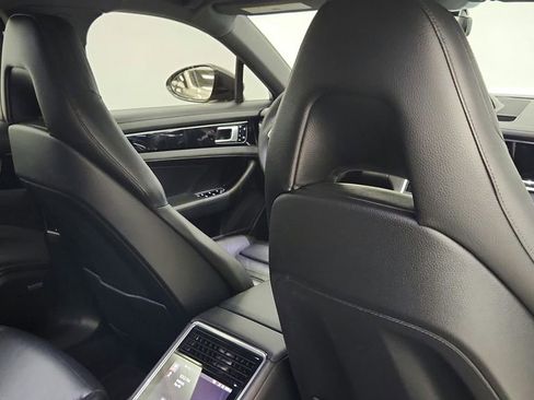 Used 2018 Porsche Panamera 4 AWD/4WD image 38