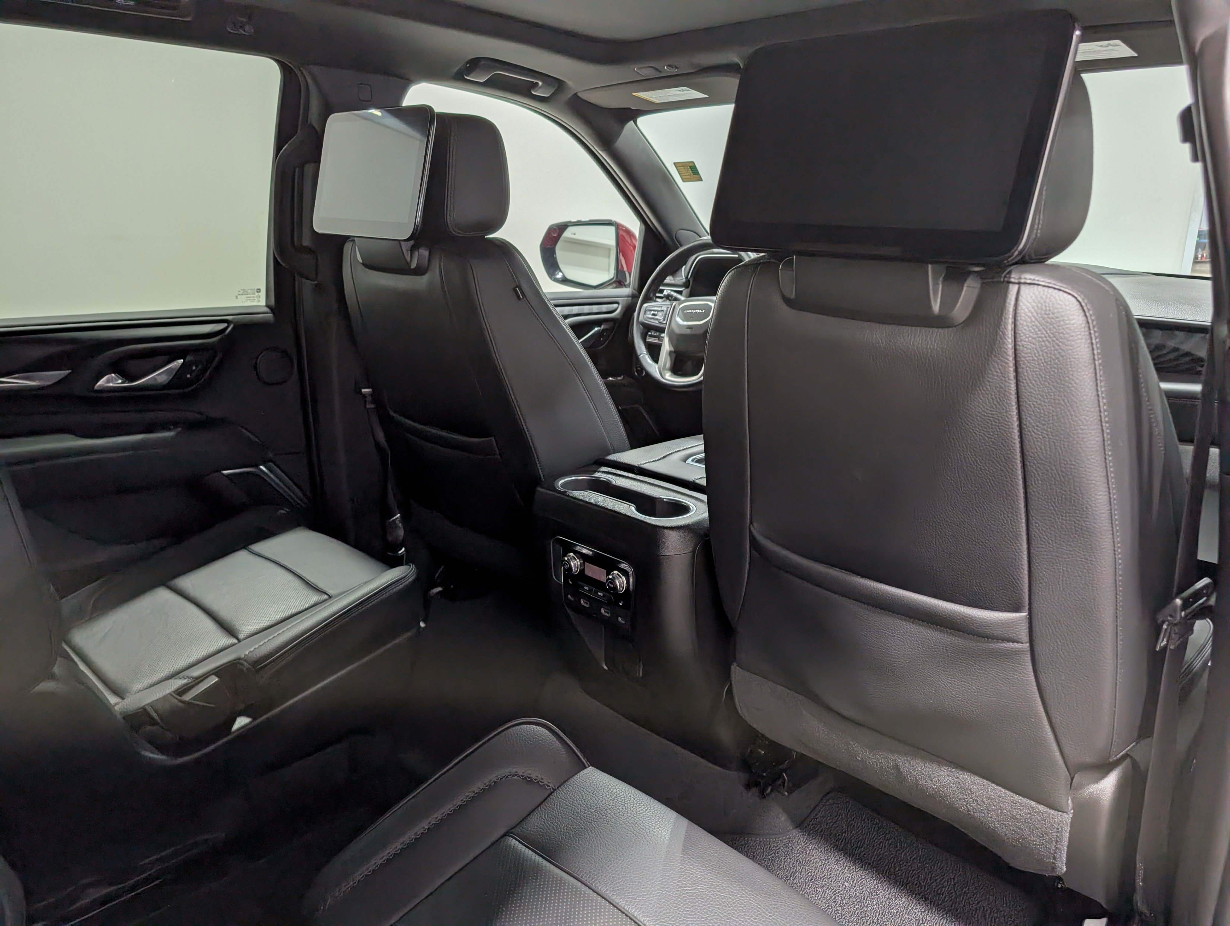 Used 2021 GMC Yukon Denali w/ Denali Premium Package AWD/4WD image 20