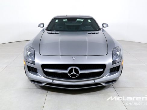 Used 2011 Mercedes-Benz SLS AMG Coupe image 4