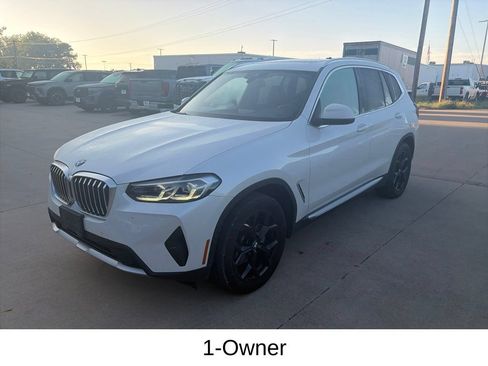 Used 2022 BMW X3 xDrive30i w/ Convenience Package AWD/4WD image 3