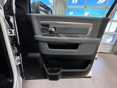 Used 2019 RAM 1500 Classic SLT AWD/4WD image 26