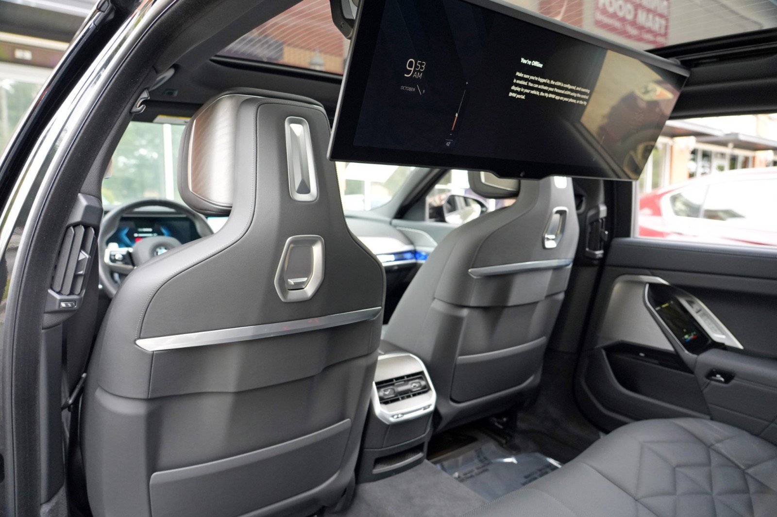 Used 2025 BMW 740i w/ Premium Package RWD image 51