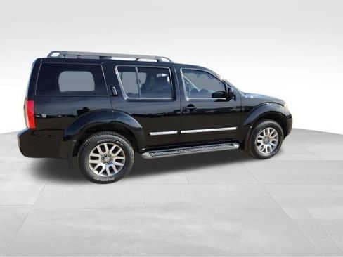 Used 2010 Nissan Pathfinder LE image 8