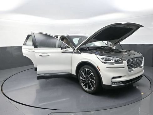 Used 2020 Lincoln Aviator Reserve w/ Equipment Group 202A AWD/4WD image 36