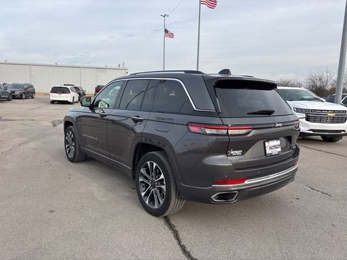 Used 2022 Jeep Grand Cherokee Overland AWD/4WD image 6