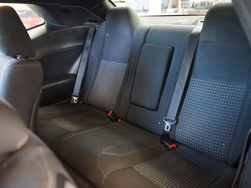 Used 2016 Dodge Challenger SXT image 34