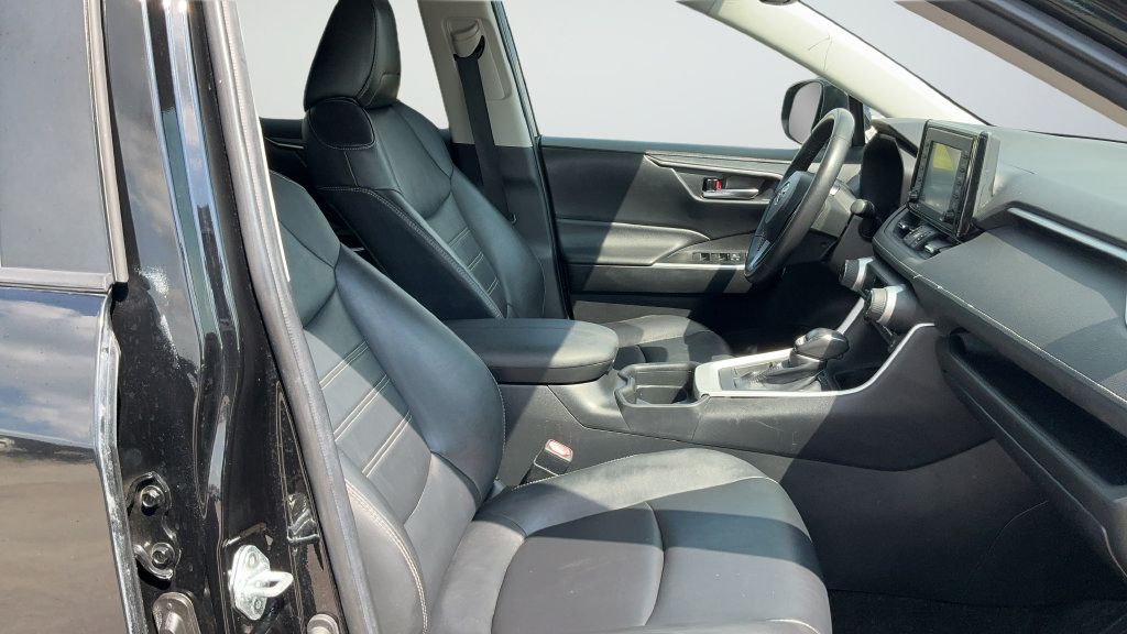Used 2021 Toyota RAV4 XLE Premium FWD image 22
