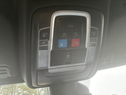 Used 2025 RAM 1500 Laramie image 29