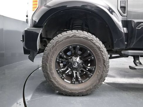 Used 2018 Ford F250 Lariat w/ Lariat Ultimate Package AWD/4WD image 15