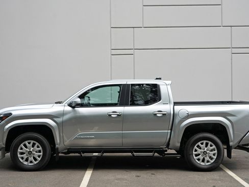 Used 2025 Toyota Tacoma SR5 AWD/4WD image 46