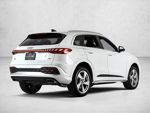 Certified 2025 Audi Q5 Premium w/ Premium Plus AWD/4WD image 5