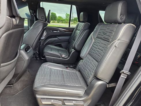 Used 2022 Cadillac Escalade Sport Platinum image 18