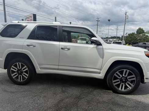 Used 2018 Toyota 4Runner Limited AWD/4WD image 6