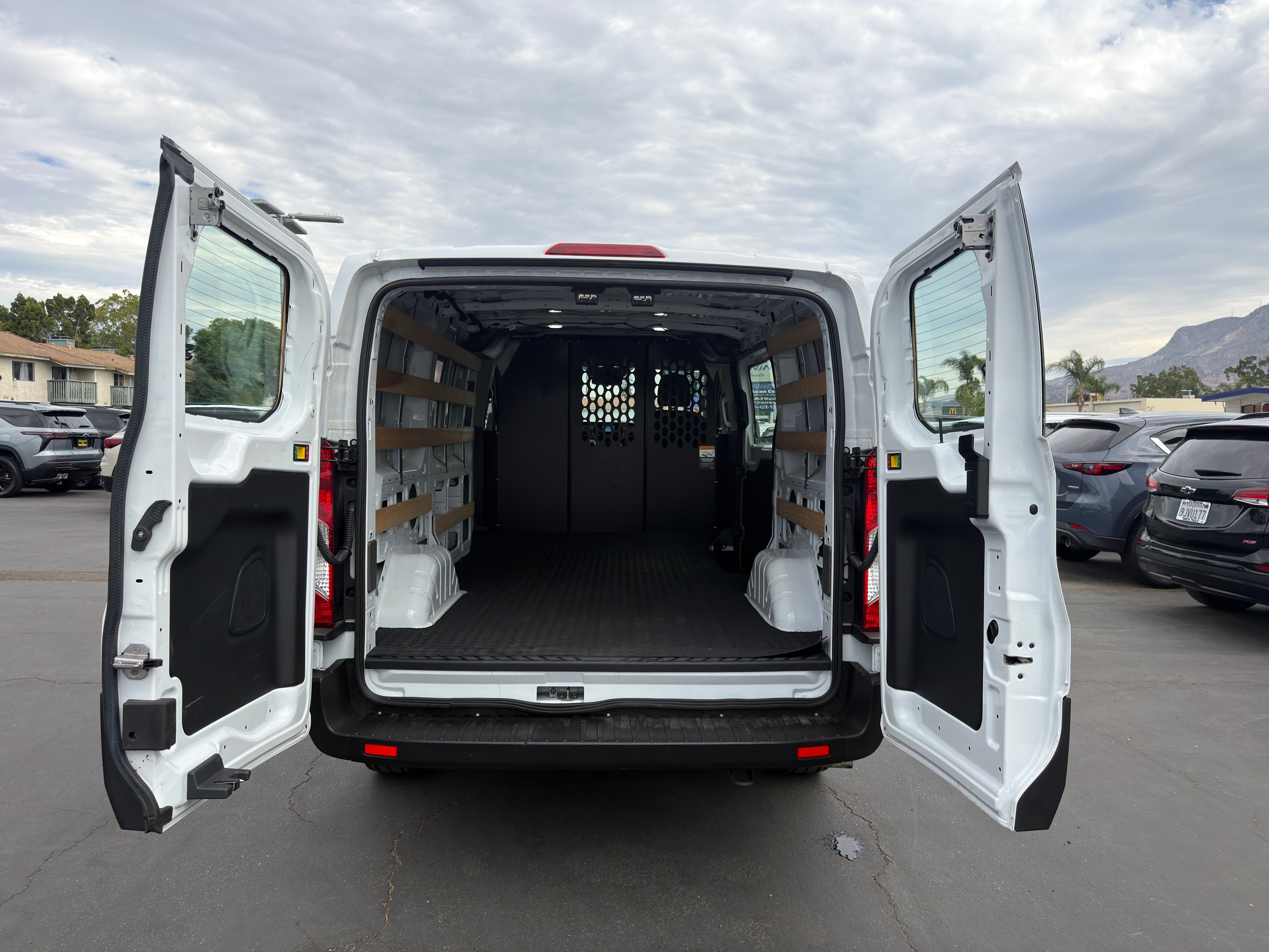 Used 2025 Ford Transit 250 Low Roof w/ Exterior Upgrade Package RWD image 17