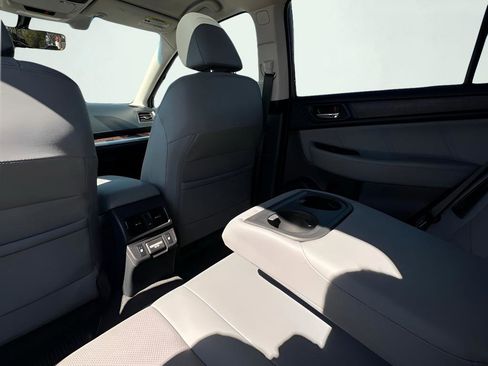 Used 2018 Subaru Outback 3.6R Limited image 20