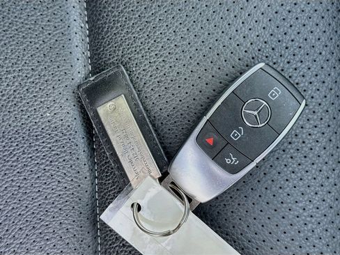 Used 2022 Mercedes-Benz GLC 300 image 37
