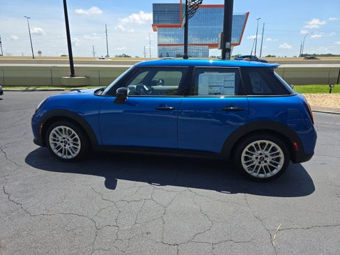 New 2025 MINI Cooper S image 6