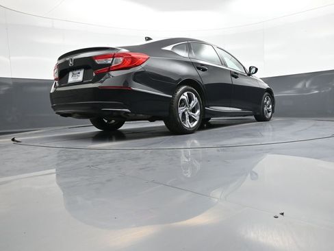 Used 2018 Honda Accord EX image 30