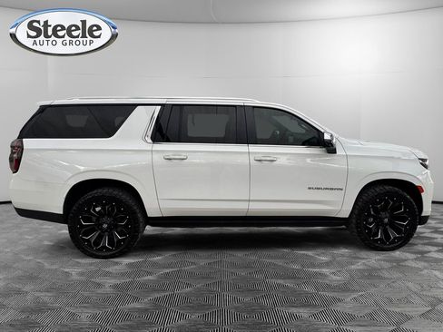 Used 2022 Chevrolet Suburban Premier w/ Premium Package image 6