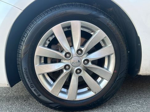 Used 2015 Kia Forte Koup EX FWD image 20