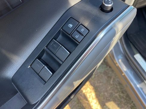 Used 2022 Toyota Highlander Limited image 8