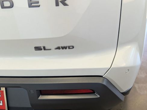 New 2026 Nissan Pathfinder SL image 12