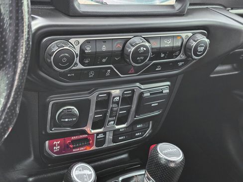 Used 2020 Jeep Gladiator Mojave AWD/4WD image 22