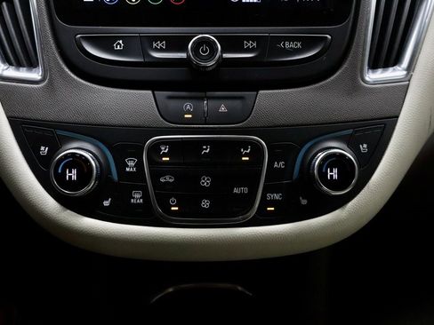 Used 2024 Chevrolet Malibu LT image 29