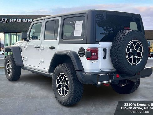Used 2024 Jeep Wrangler Unlimited Rubicon image 7