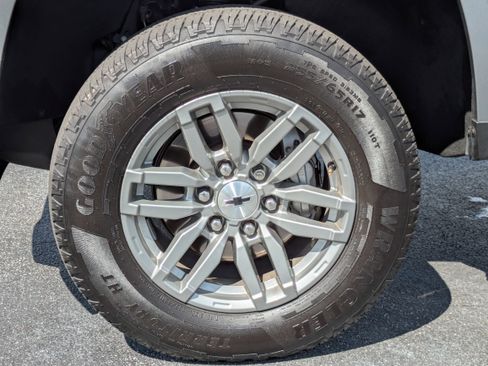 Used 2024 Chevrolet Colorado LT w/ LT Convenience Package III image 30