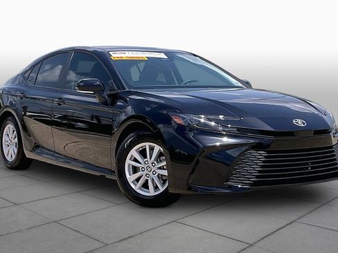 Used 2026 Toyota Camry LE w/ Convenience Package FWD image 3