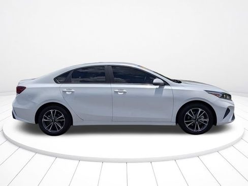 Used 2024 Kia Forte LXS FWD image 2