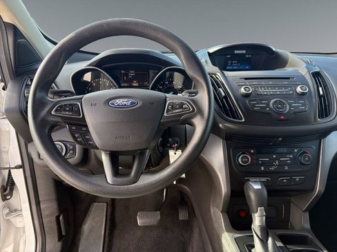 Used 2017 Ford Escape SE image 10