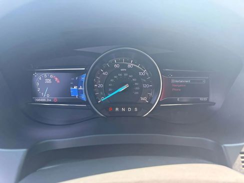 Used 2017 Ford Explorer Limited image 22