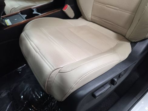 Used 2022 Honda CR-V Touring image 28