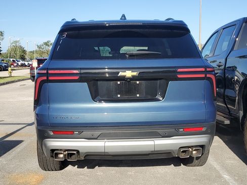 Used 2025 Chevrolet Traverse LT image 4