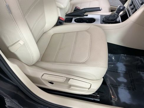 Used 2019 Volkswagen Passat 2.0T Wolfsburg image 14