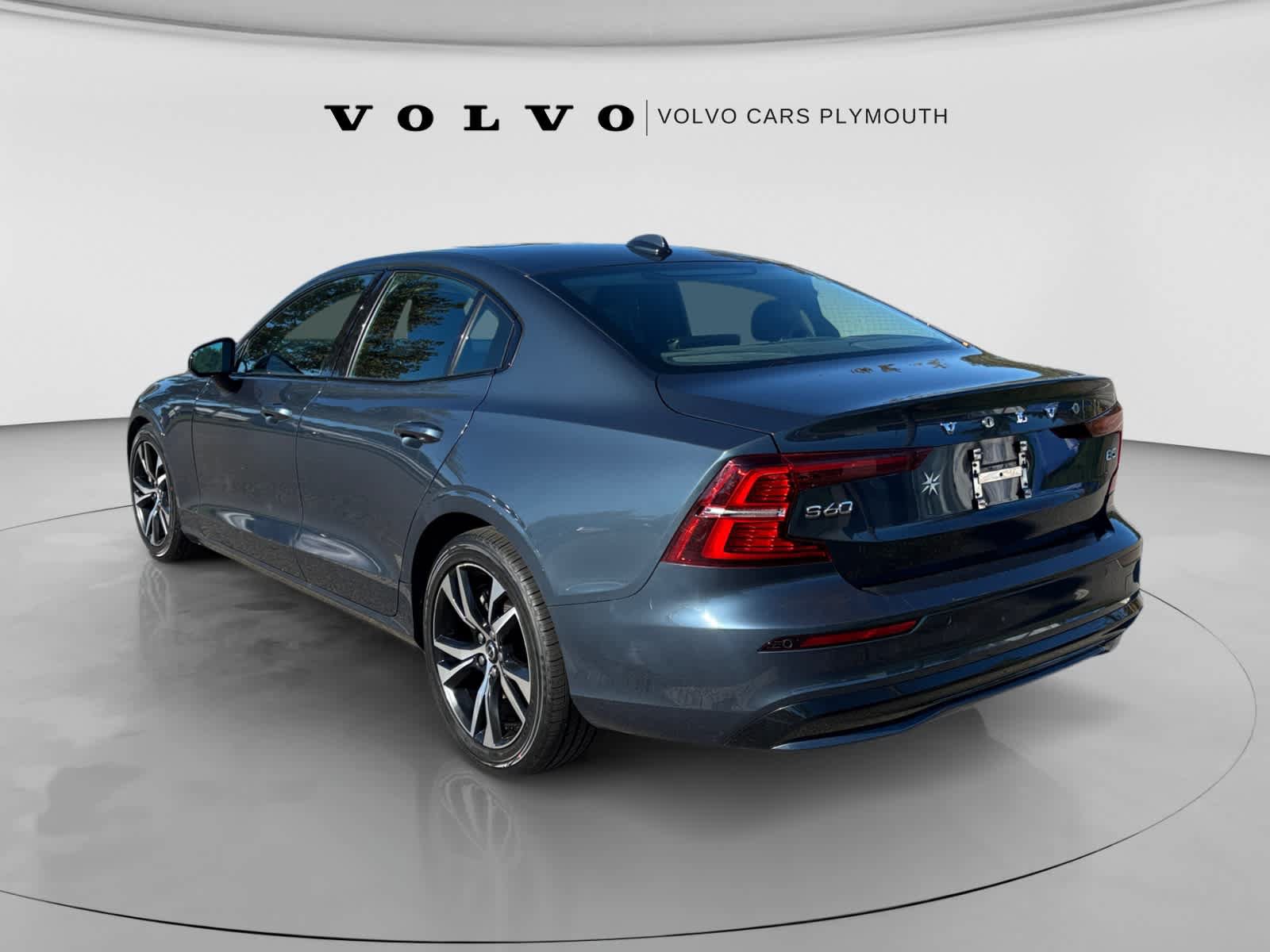 Used 2024 Volvo S60 B5 Core FWD image 5
