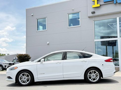 Used 2018 Ford Fusion SE w/ Equipment Group 602A FWD image 10