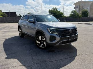 Used 2024 Volkswagen Atlas Cross Sport SE AWD/4WD video 1