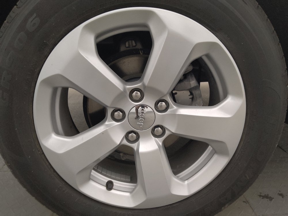 Used 2019 Jeep Compass Latitude w/ Popular Equipment Group AWD/4WD image 31