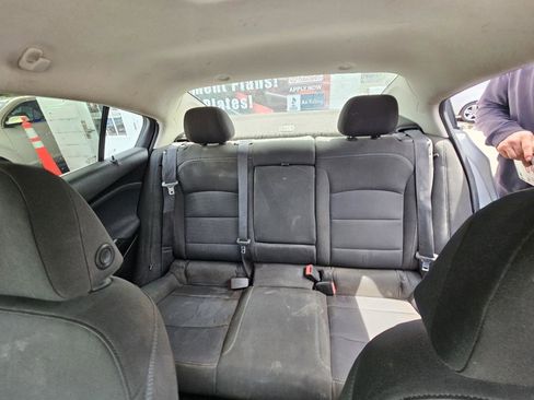 Used 2018 Chevrolet Cruze LT FWD image 21